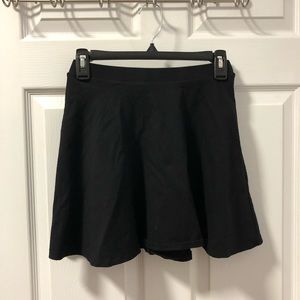 🌟Forever 21 basic black mini A-line skirt